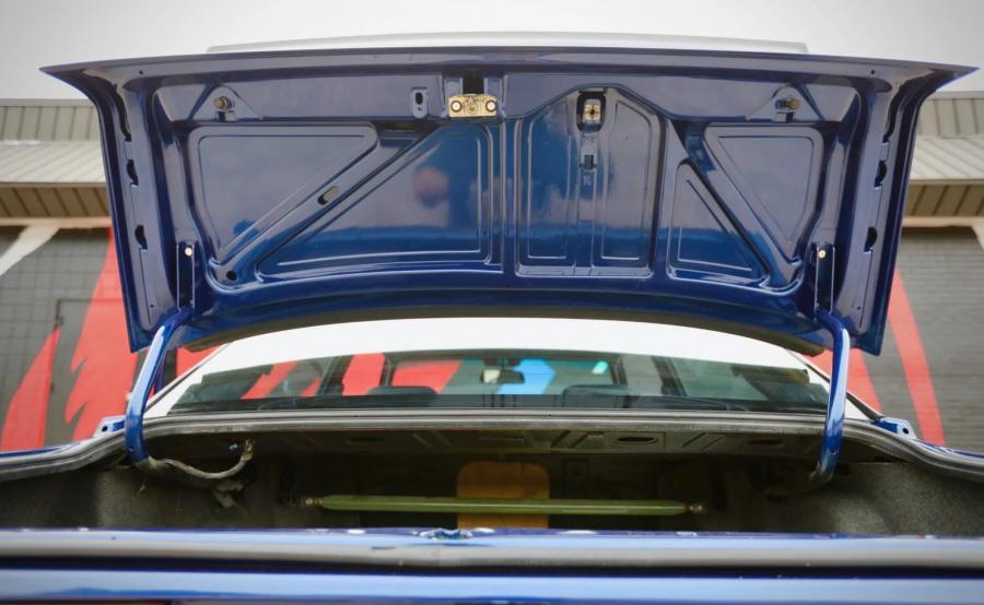 Багажник BMW M3 Coupe (E30) 1988 года  (фото 75 из 118)